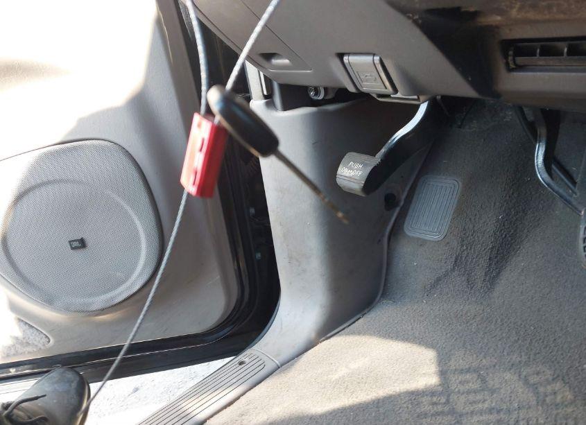 Photo 11 of 2006 Toyota Sequoia LIMITED (VIN 5TDZT38AX6S279248)