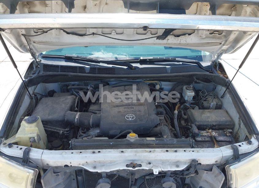 Photo 10 of 2013 Toyota Sequoia SR5 5.7L V8 (VIN 5TDZY5G10DS045664)