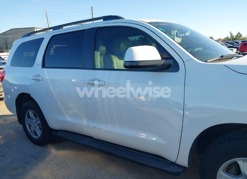 Photo 13 of 2013 Toyota Sequoia SR5 5.7L V8 (VIN 5TDZY5G11DS043146)