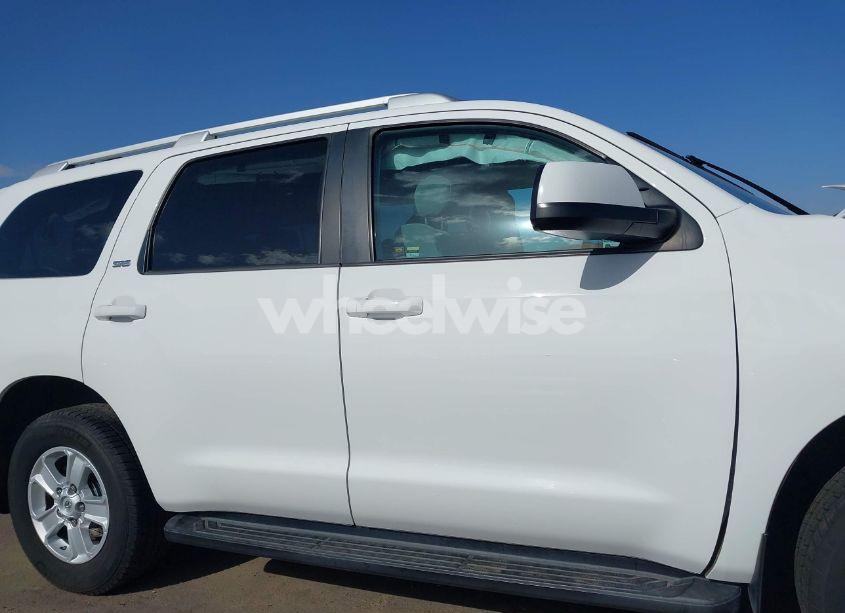 Photo 13 of 2018 Toyota Sequoia SR5 (VIN 5TDZY5G11JS070729)