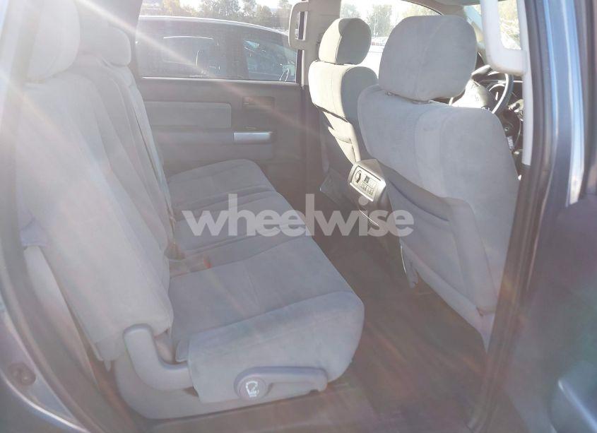 Photo 8 of 2018 Toyota Sequoia SR5 (VIN 5TDZY5G11JS071489)