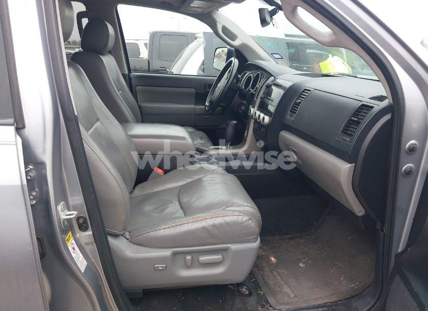 Photo 5 of 2013 Toyota Sequoia SR5 5.7L V8 (VIN 5TDZY5G12DS046654)