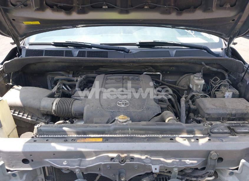 Photo 10 of 2016 Toyota Sequoia SR5 5.7L V8 (VIN 5TDZY5G12GS063829)