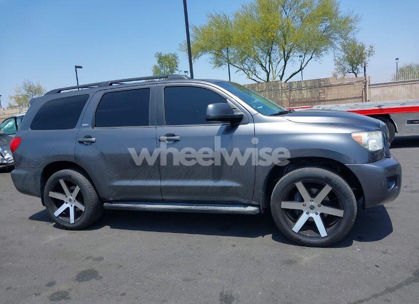 Photo 13 of 2016 Toyota Sequoia SR5 5.7L V8 (VIN 5TDZY5G12GS063829)