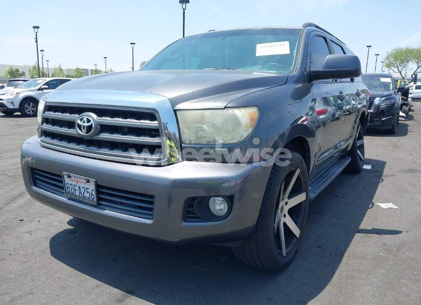 Photo 2 of 2016 Toyota Sequoia SR5 5.7L V8 (VIN 5TDZY5G12GS063829)