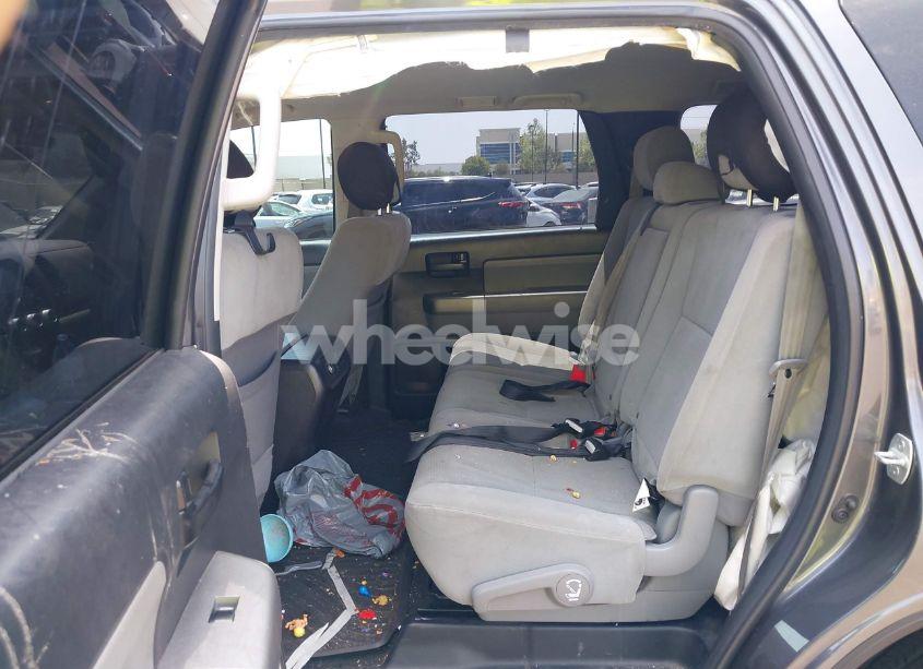 Photo 8 of 2016 Toyota Sequoia SR5 5.7L V8 (VIN 5TDZY5G12GS063829)