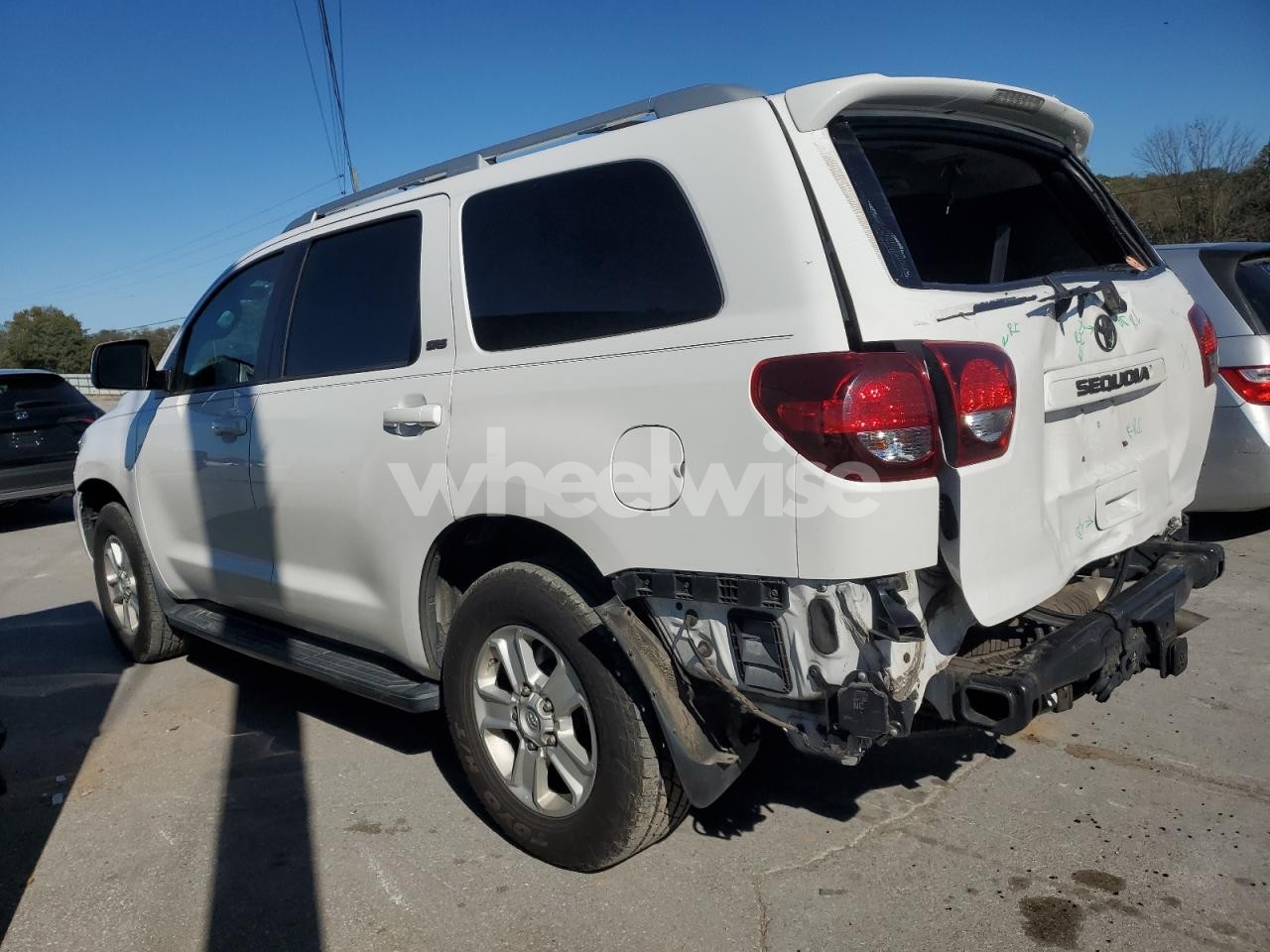 Photo 2 of 2019 TOYOTA SEQUOIA SR5 (VIN 5TDZY5G13KS072712)