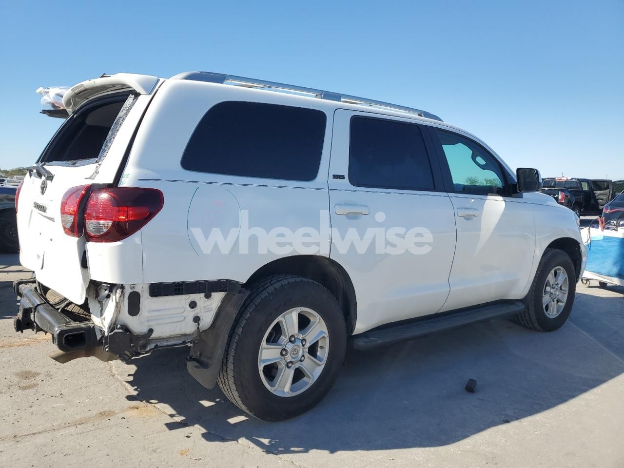Photo 3 of 2019 TOYOTA SEQUOIA SR5 (VIN 5TDZY5G13KS072712)