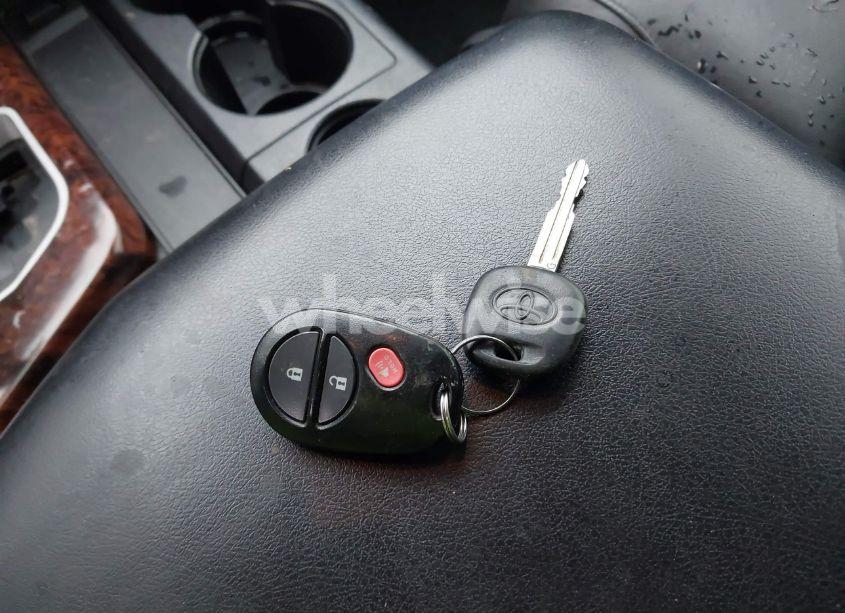 Photo 11 of 2013 Toyota Sequoia SR5 5.7L V8 (VIN 5TDZY5G16DS049802)