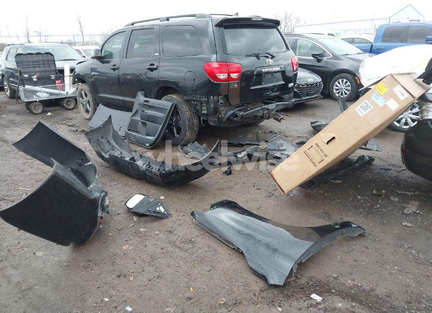 Photo 12 of 2013 Toyota Sequoia SR5 5.7L V8 (VIN 5TDZY5G16DS049802)