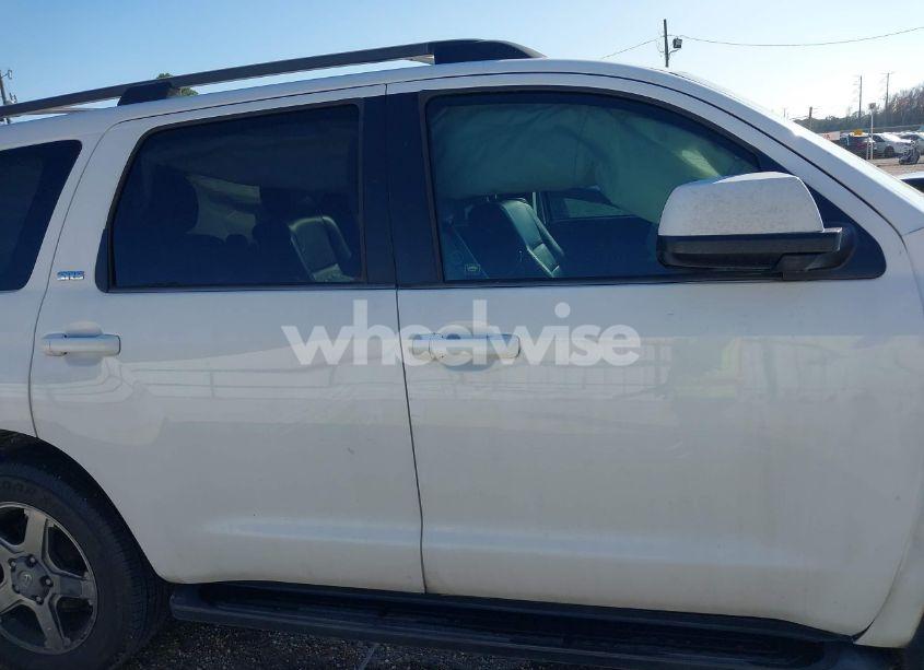 Photo 14 of 2013 Toyota Sequoia SR5 5.7L V8 (VIN 5TDZY5G17DS049176)