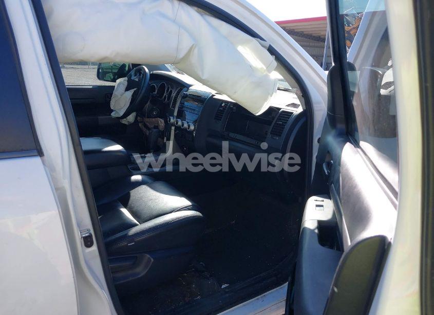 Photo 5 of 2013 Toyota Sequoia SR5 5.7L V8 (VIN 5TDZY5G17DS049176)