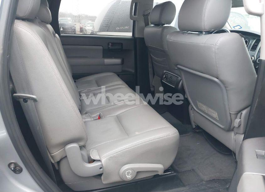 Photo 8 of 2014 Toyota Sequoia SR5 5.7L V8 (VIN 5TDZY5G18ES054999)