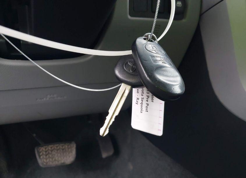 Photo 11 of 2012 Toyota Sequoia SR5 5.7L V8 (VIN 5TDZY5G19CS038419)