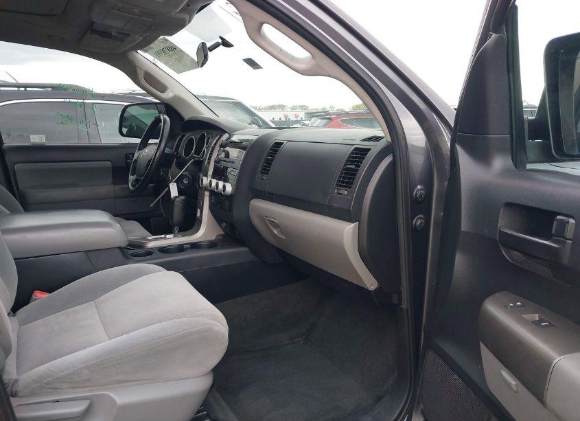 Photo 5 of 2012 Toyota Sequoia SR5 5.7L V8 (VIN 5TDZY5G19CS038419)