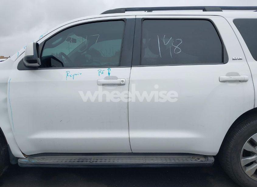 Photo 15 of 2013 Toyota Sequoia SR5 5.7L V8 (VIN 5TDZY5G19DS044397)