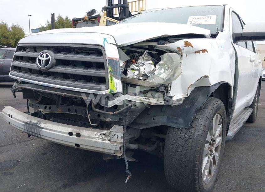 Photo 6 of 2013 Toyota Sequoia SR5 5.7L V8 (VIN 5TDZY5G19DS044397)