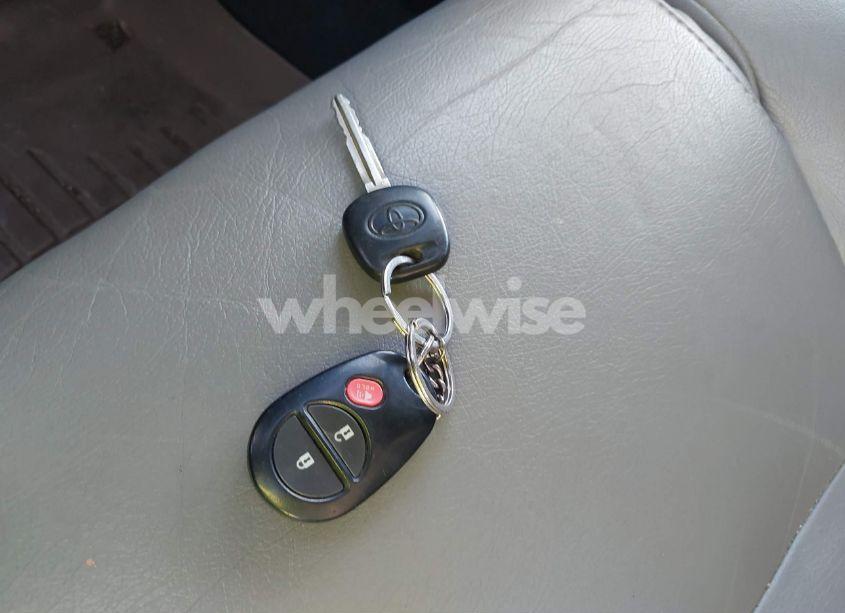 Photo 11 of 2013 Toyota Sequoia SR5 5.7L V8 (VIN 5TDZY5G19DS044917)