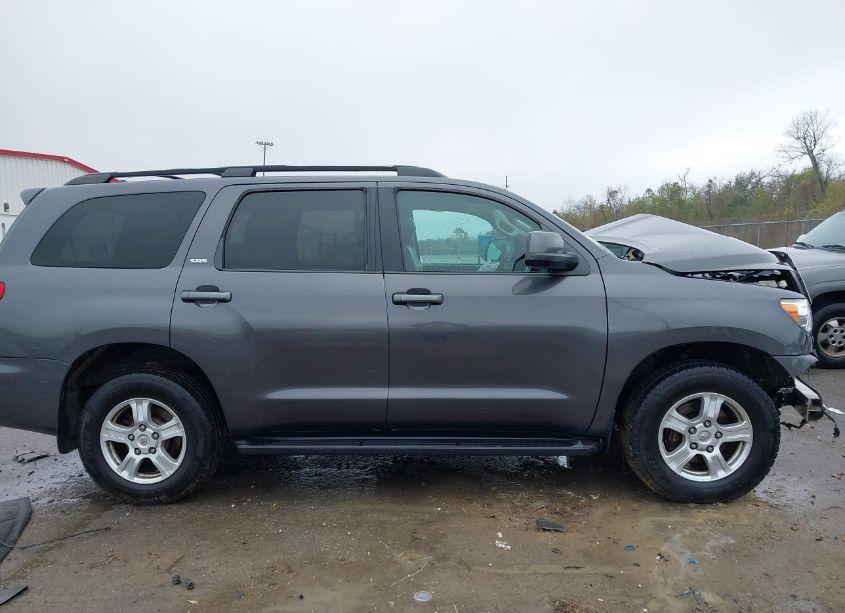 Photo 14 of 2013 Toyota Sequoia SR5 5.7L V8 (VIN 5TDZY5G1XDS044618)