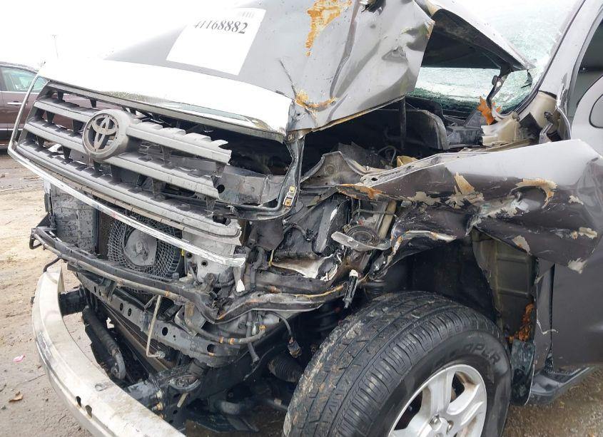 Photo 6 of 2013 Toyota Sequoia SR5 5.7L V8 (VIN 5TDZY5G1XDS044618)