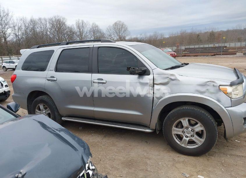 Photo 13 of 2008 Toyota Sequoia SR5 5.7L V8 (VIN 5TDZY64A38S014165)