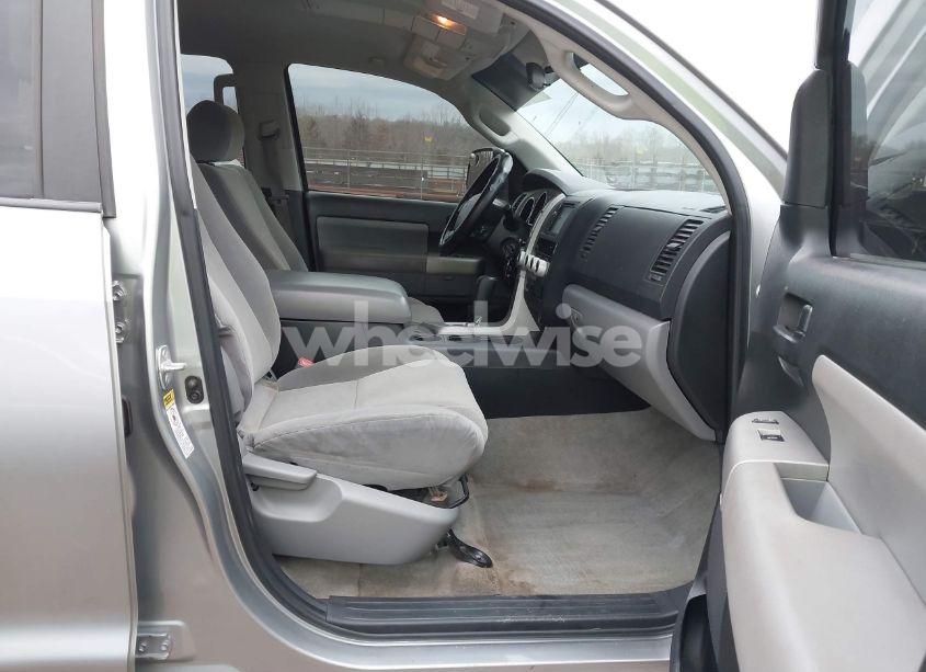 Photo 5 of 2008 Toyota Sequoia SR5 5.7L V8 (VIN 5TDZY64A38S014165)