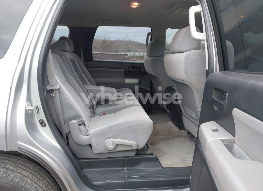 Photo 8 of 2008 Toyota Sequoia SR5 5.7L V8 (VIN 5TDZY64A38S014165)