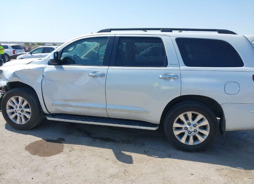 Photo 14 of 2008 Toyota Sequoia PLATINUM 5.7L V8 (VIN 5TDZY67A68S013622)