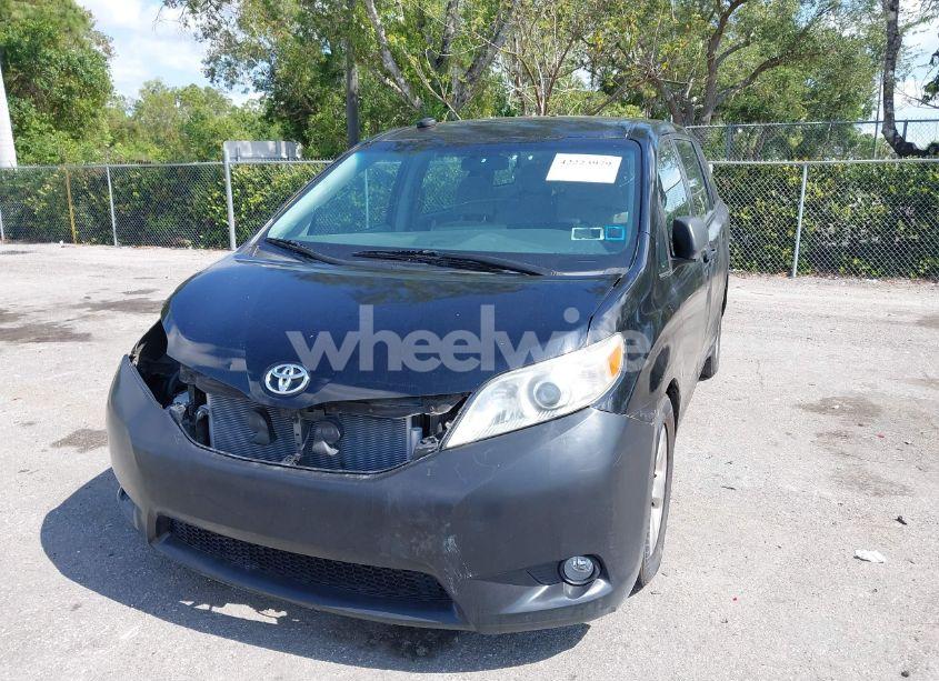 Photo 6 of 2017 Toyota Sienna L 7 PASSENGER (VIN 5TDZZ3DC0HS860346)