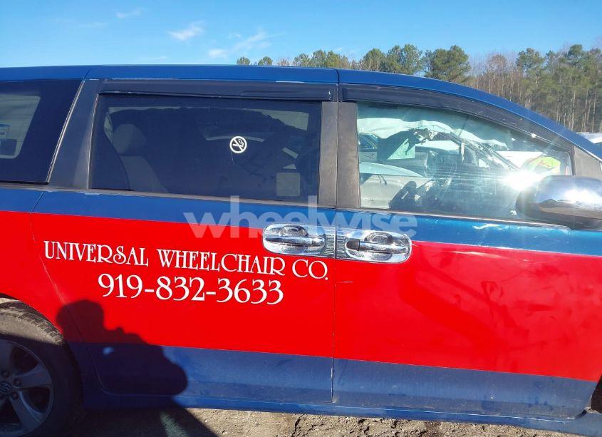 Photo 13 of 2019 Toyota Sienna L 7 PASSENGER (VIN 5TDZZ3DC0KS987590)