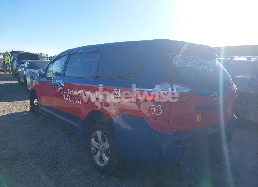 Photo 3 of 2019 Toyota Sienna L 7 PASSENGER (VIN 5TDZZ3DC0KS987590)