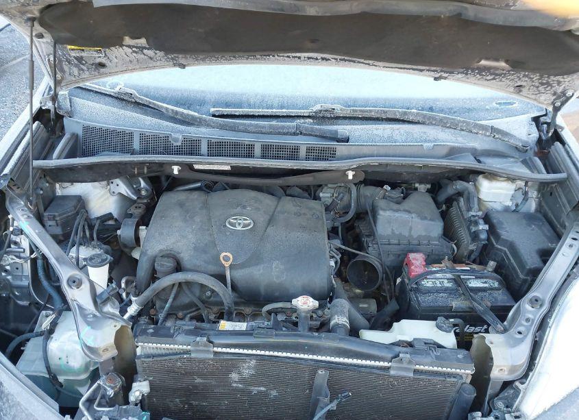 Photo 10 of 2018 Toyota Sienna L 7 PASSENGER (VIN 5TDZZ3DC1JS952314)