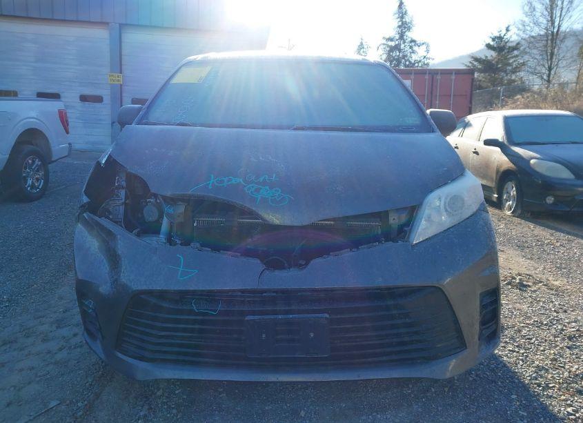 Photo 12 of 2018 Toyota Sienna L 7 PASSENGER (VIN 5TDZZ3DC1JS952314)