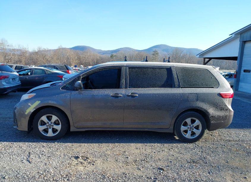 Photo 14 of 2018 Toyota Sienna L 7 PASSENGER (VIN 5TDZZ3DC1JS952314)