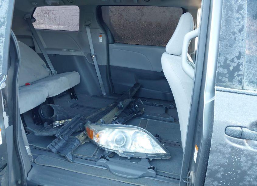 Photo 8 of 2018 Toyota Sienna L 7 PASSENGER (VIN 5TDZZ3DC1JS952314)