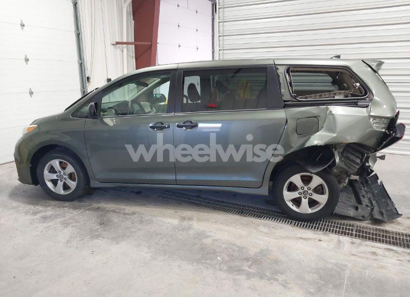 Photo 13 of 2020 Toyota Sienna L (VIN 5TDZZ3DC1LS046716)