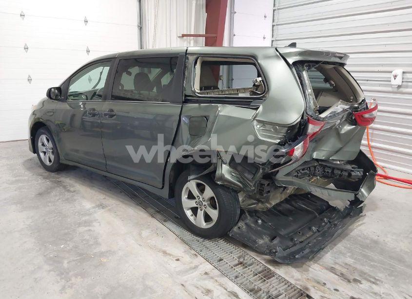 Photo 3 of 2020 Toyota Sienna L (VIN 5TDZZ3DC1LS046716)