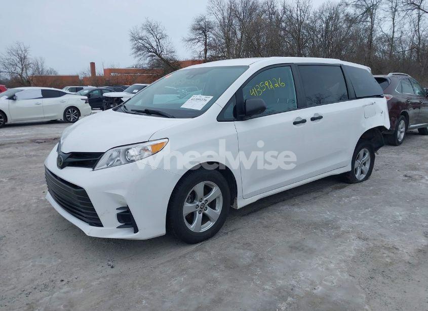 Photo 2 of 2020 Toyota Sienna L (VIN 5TDZZ3DC1LS082549)