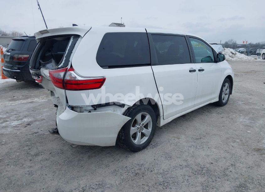 Photo 4 of 2020 Toyota Sienna L (VIN 5TDZZ3DC1LS082549)