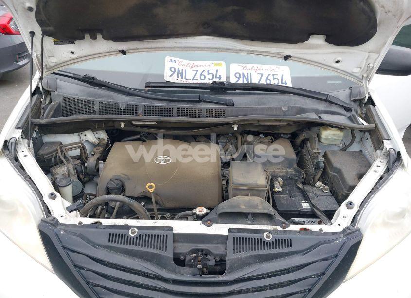 Photo 10 of 2017 Toyota Sienna L 7 PASSENGER (VIN 5TDZZ3DC2HS800102)