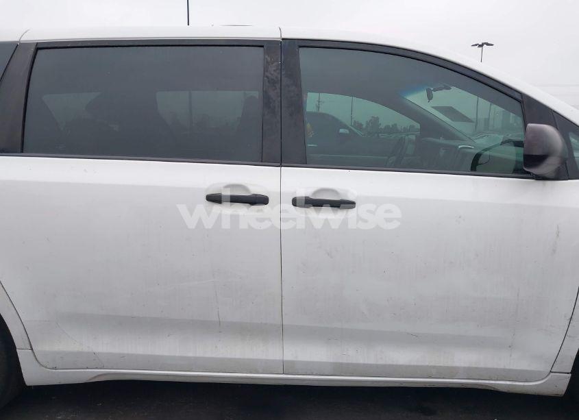 Photo 13 of 2017 Toyota Sienna L 7 PASSENGER (VIN 5TDZZ3DC2HS800102)