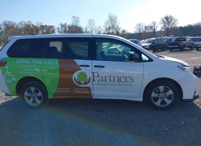 Photo 13 of 2020 Toyota Sienna L (VIN 5TDZZ3DC2LS066487)