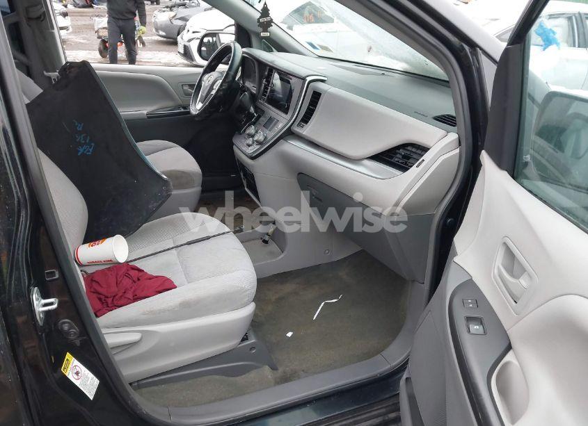 Photo 5 of 2017 Toyota Sienna L 7 PASSENGER (VIN 5TDZZ3DC3HS797386)