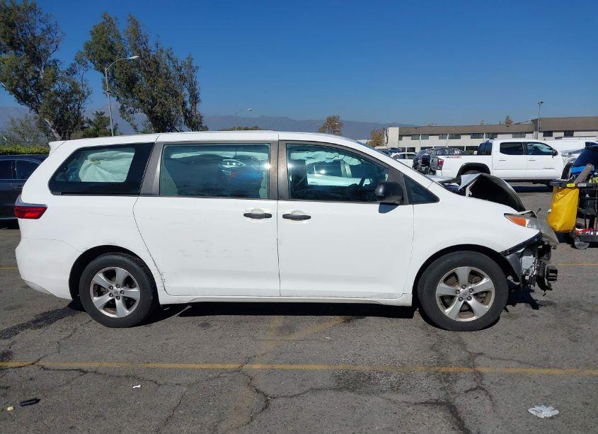 Photo 14 of 2017 Toyota Sienna L 7 PASSENGER (VIN 5TDZZ3DC3HS870546)