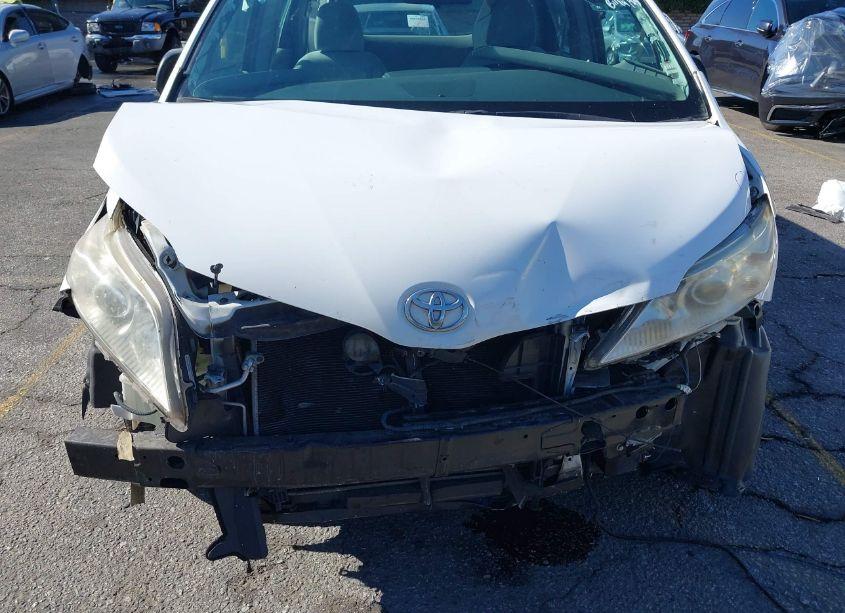 Photo 6 of 2017 Toyota Sienna L 7 PASSENGER (VIN 5TDZZ3DC3HS870546)