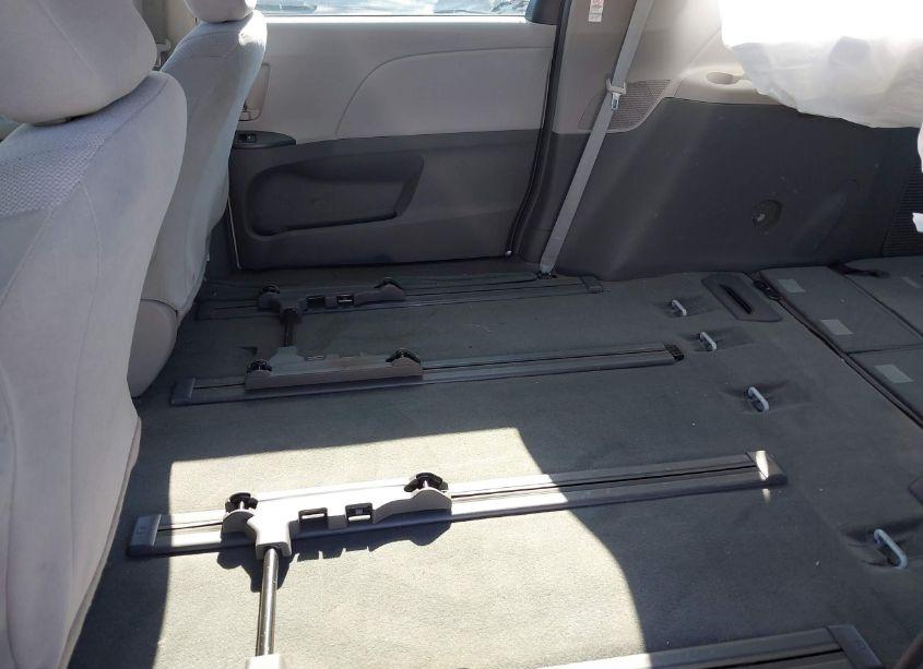 Photo 8 of 2017 Toyota Sienna L 7 PASSENGER (VIN 5TDZZ3DC3HS870546)