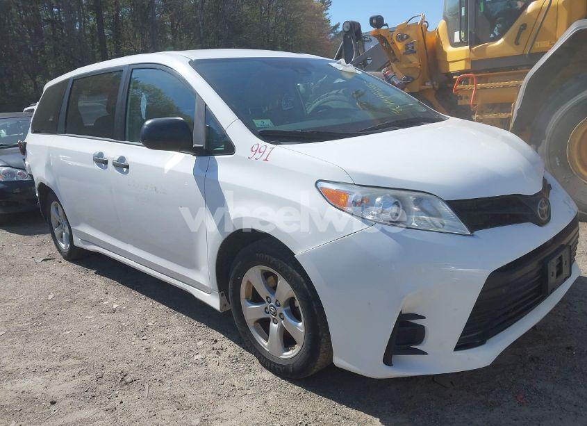 2019 Toyota Sienna L 7 PASSENGER (VIN 5TDZZ3DC4KS015569) main photo