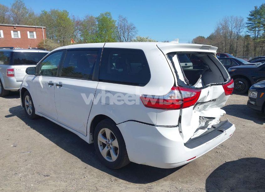 Photo 3 of 2019 Toyota Sienna L 7 PASSENGER (VIN 5TDZZ3DC4KS015569)