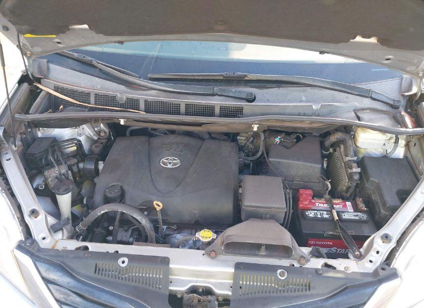 Photo 10 of 2017 Toyota Sienna L 7 PASSENGER (VIN 5TDZZ3DC5HS799625)