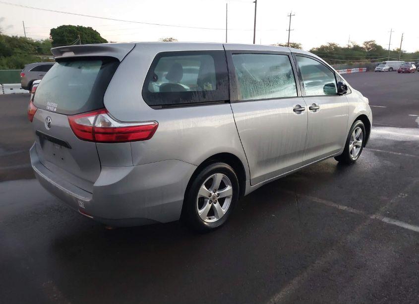 Photo 4 of 2017 Toyota Sienna L 7 PASSENGER (VIN 5TDZZ3DC5HS799625)